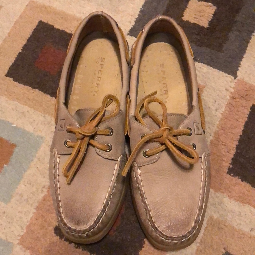 Brand new in box Sperry sz 7 in brown